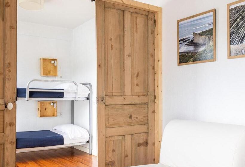 تختخواب در اتاق مشترک, Zarautz Hostel