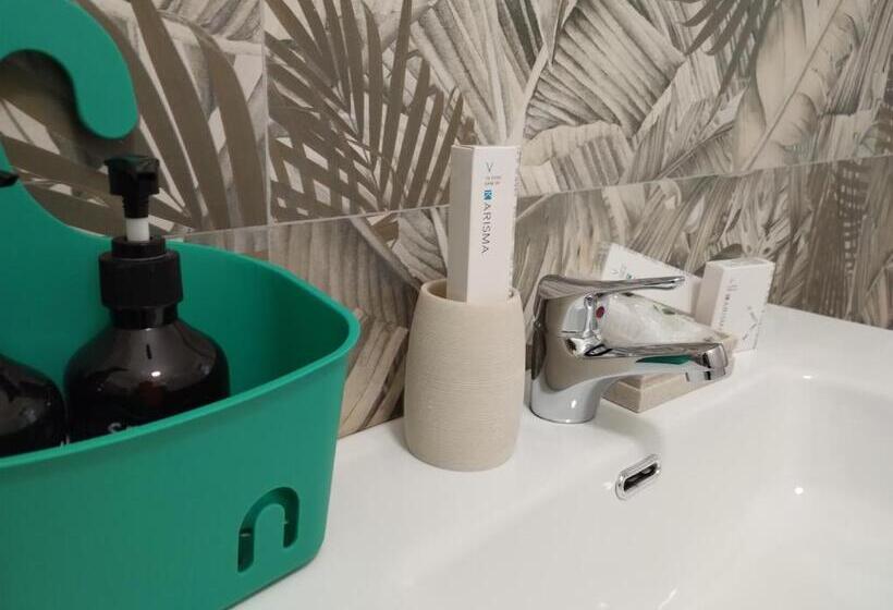 غرفة قياسية ثلاثية مزودة بشرفة, Al Quadrato D Oro Rooms