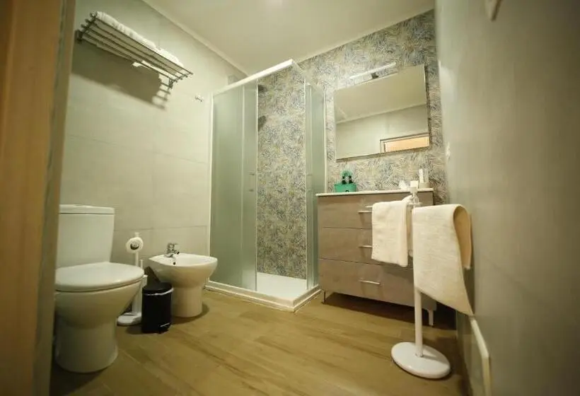 اتاق استاندارد سه تخته با بالکن, Al Quadrato D Oro Rooms