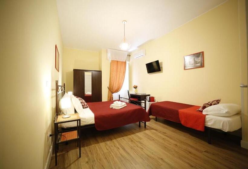 اتاق استاندارد سه تخته با بالکن, Al Quadrato D Oro Rooms