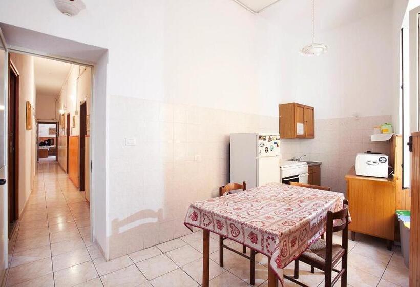 스탠다드 룸 공동 욕실, Davi