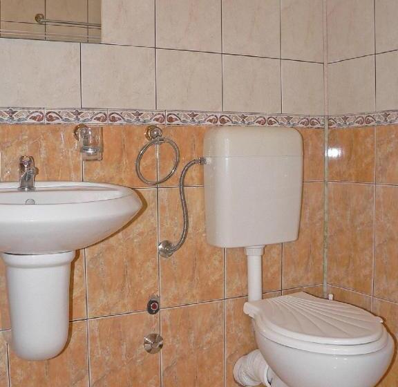 基本间, виктория созопол