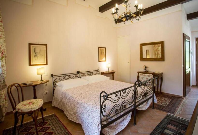 이코노미 룸, La Renaia