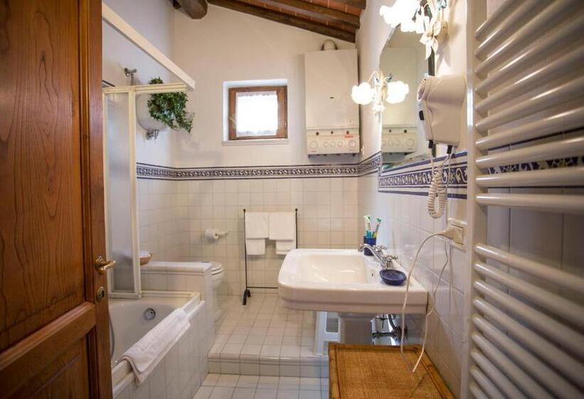 침실 1개 테라스 아파트, La Renaia