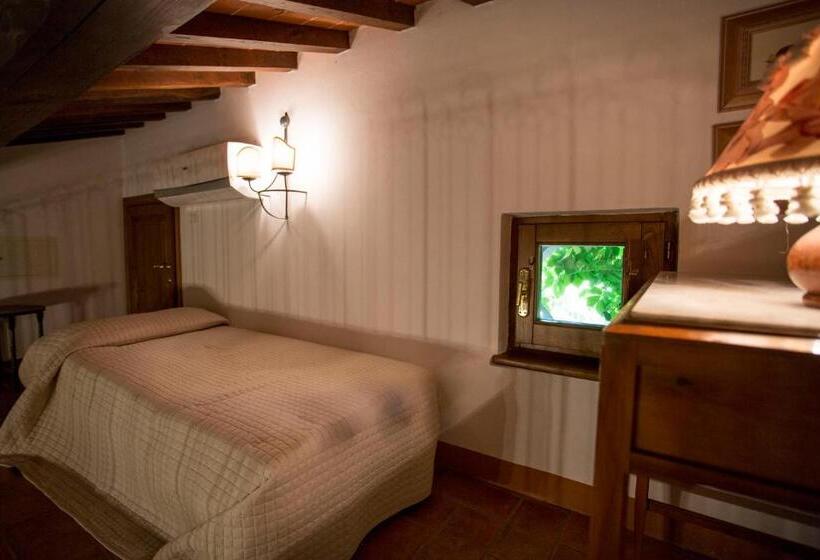 침실 2개 아파트, La Renaia