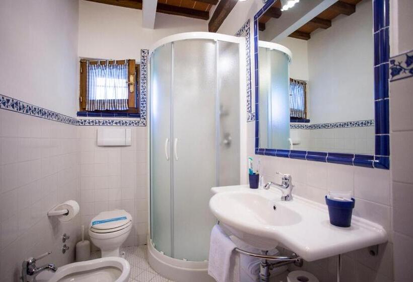 침실 2개 아파트, La Renaia