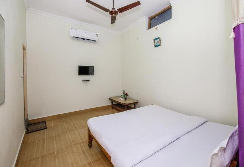 Трехместный Номер Классика, Spot On 36622 Hotel All Orchha View