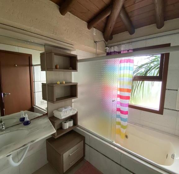 סוויטה עם ג'קוזי, Pousada Da Praia