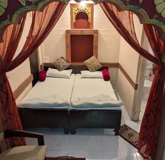 Economy-huone, Sadar Haveli Heritage