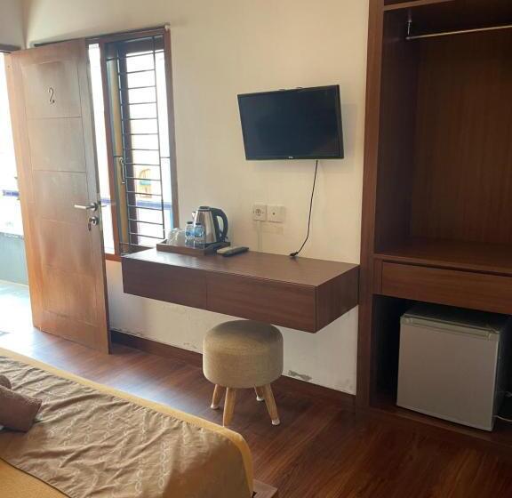 חדר סטנדרט, The Kayuri