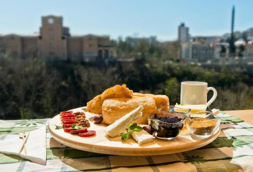 2ベッドルームアパートメント, The Lion's Residence