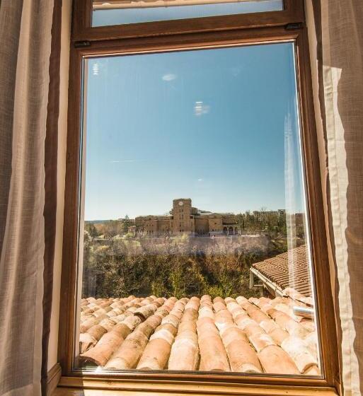 2ベッドルームアパートメント, The Lion's Residence