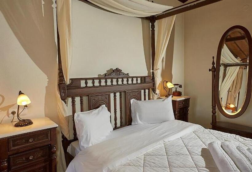 高级套房, Atrapos