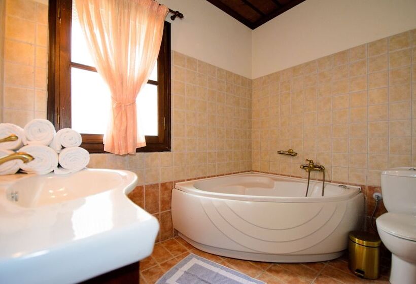 高级套房, Atrapos