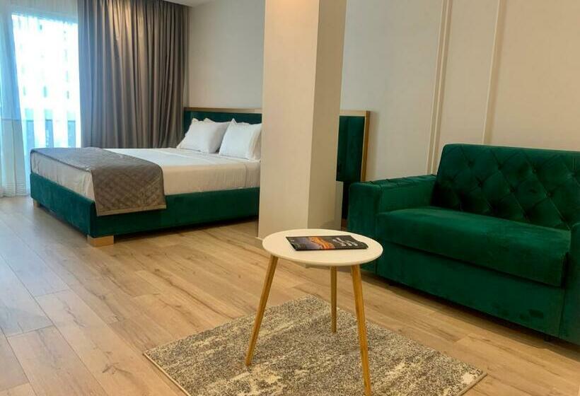 غرفة سوبيريور مطلة على المدينة, Iliad