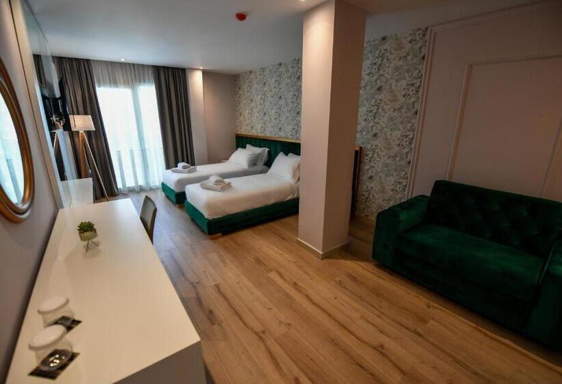 غرفة سوبيريور مطلة على المدينة, Iliad