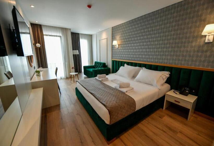 غرفة ديلوكس مطلّة علي البحر, Iliad