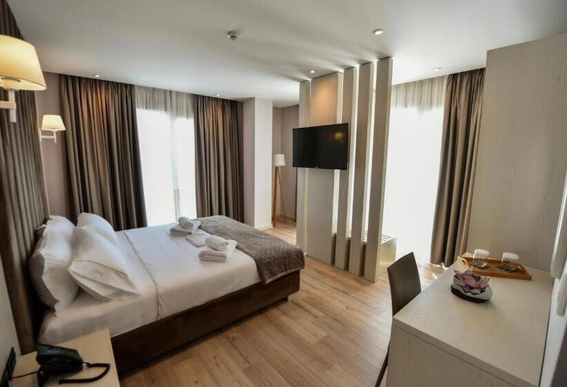 غرفة قياسية مطلّة علي البحر مزوَّدة بشُرفة, Iliad