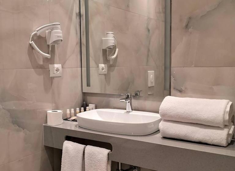 غرفة سوبيريور مطلة على المدينة, Iliad