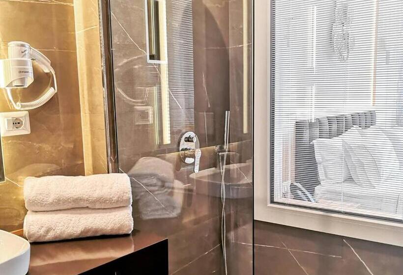 غرفة ديلوكس مطلّة علي البحر, Iliad