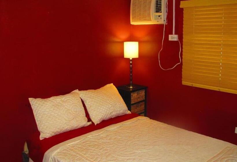 家庭间, Waterfall Hostel