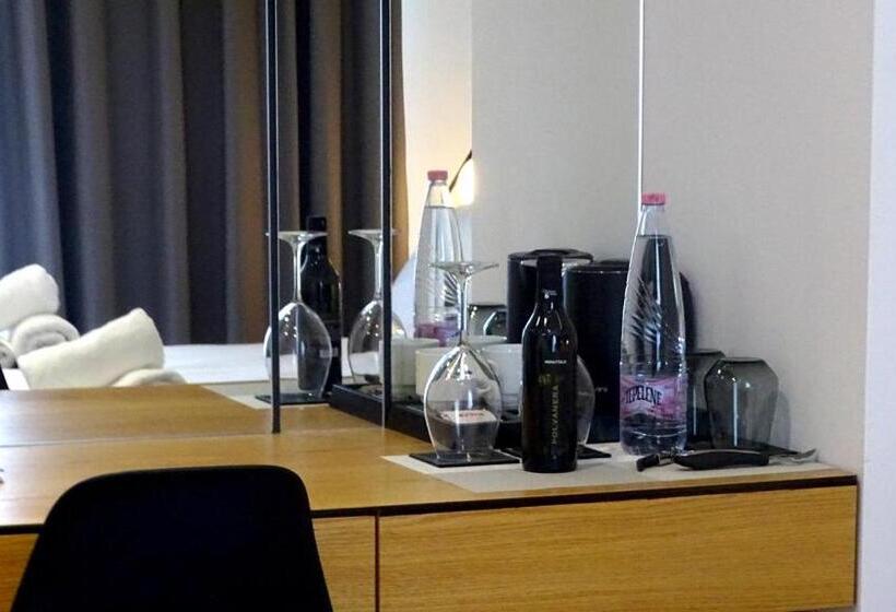 Номер Deluxe, Valmar