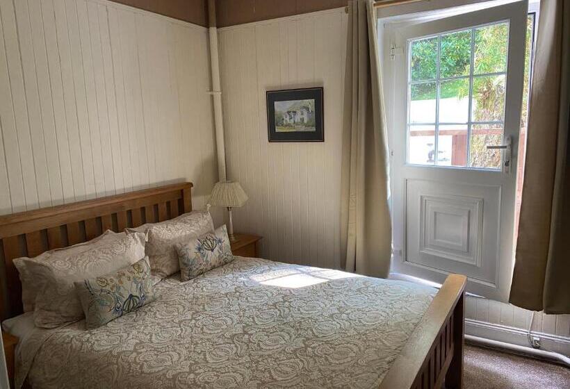 اتاق عادی, Ards House