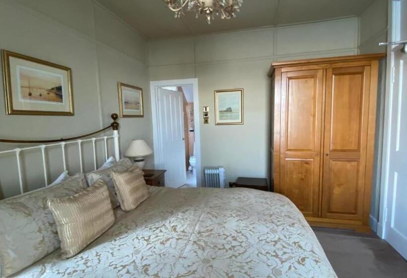 اتاق استاندارد با چشمانداز دریا, Ards House