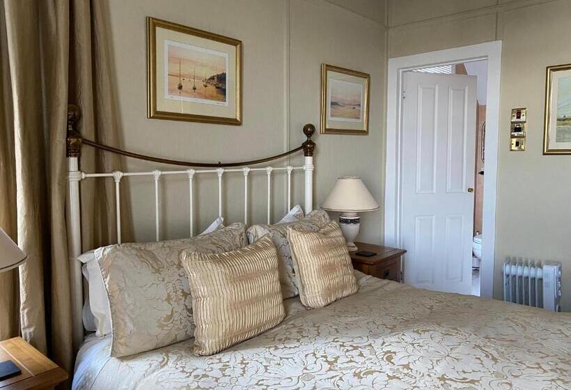 اتاق استاندارد با چشمانداز دریا, Ards House