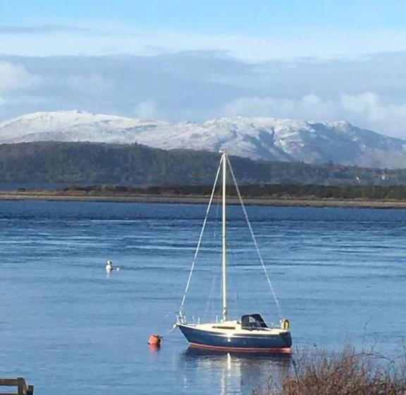 اتاق لوکس با چشمانداز دریا, Ards House