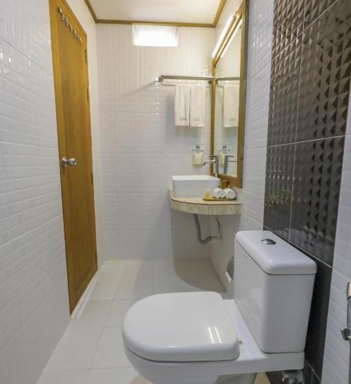 اتاق لوکس با بالکن و چشم‌انداز دریا, Coral Beach Maldives