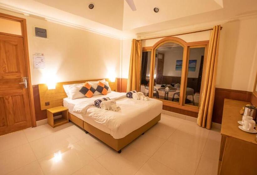 اتاق لوکس با چشم‌انداز دریا, Coral Beach Maldives