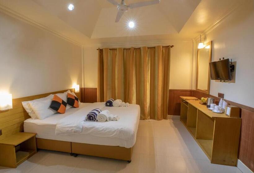 اتاق لوکس با چشم‌انداز دریا, Coral Beach Maldives