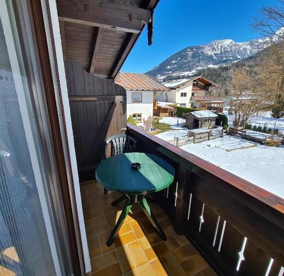 Трехместный Номер Стандарт с Балконом, Alpenpension Bergidyll