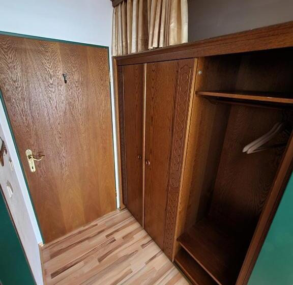 Трехместный Номер Стандарт с Балконом, Alpenpension Bergidyll