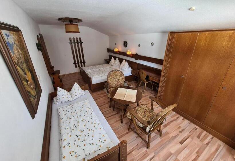 Трехместный Номер Стандарт с Балконом, Alpenpension Bergidyll