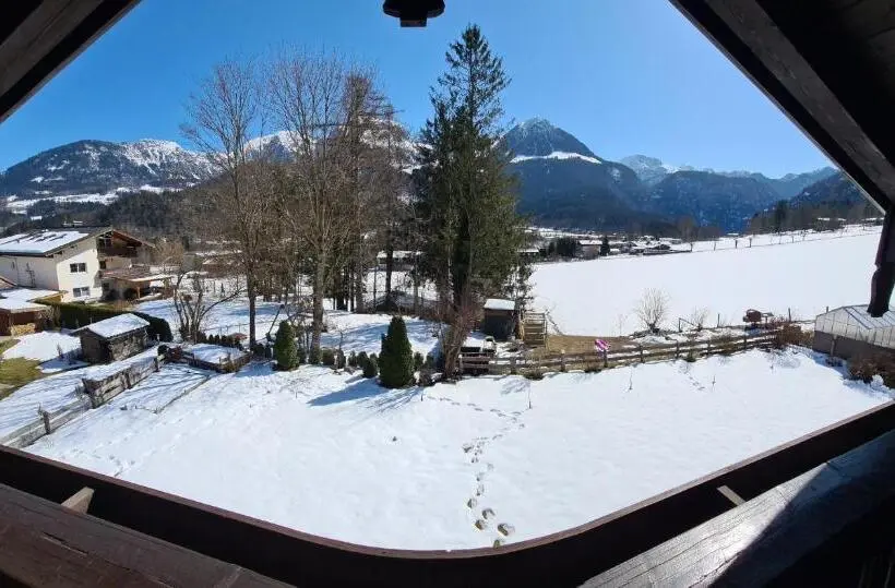 バルコニー付スタンダード４ベッドルーム, Alpenpension Bergidyll