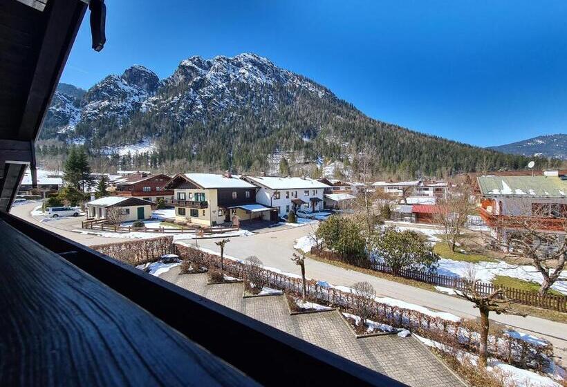 Четырехместный Номер Стандарт с Балконом, Alpenpension Bergidyll