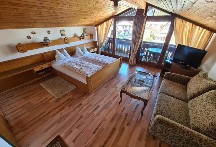 اتاق استاندارد چهارنفره با بالکن, Alpenpension Bergidyll