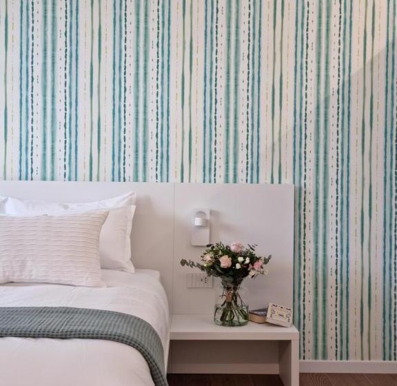 جناح جونيور, Elle Ecoholiday