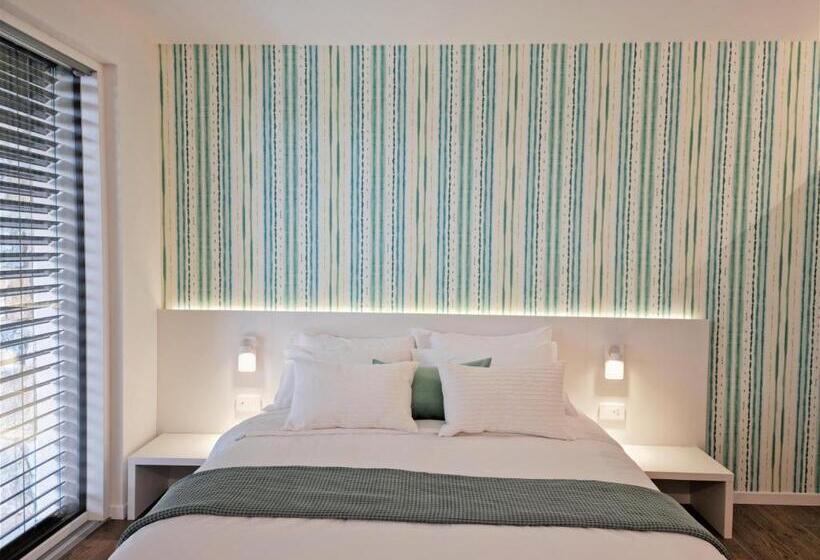 جناح جونيور, Elle Ecoholiday