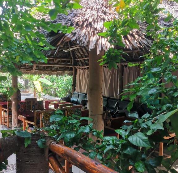 Comfort Driepersoonskamer, Savi House Nungwi