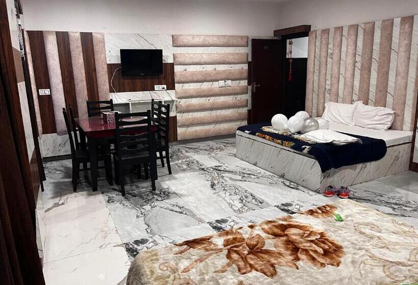 Семейный Номер, Green