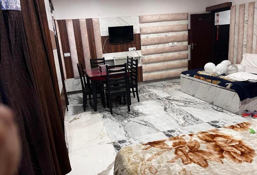 Семейный Номер, Green