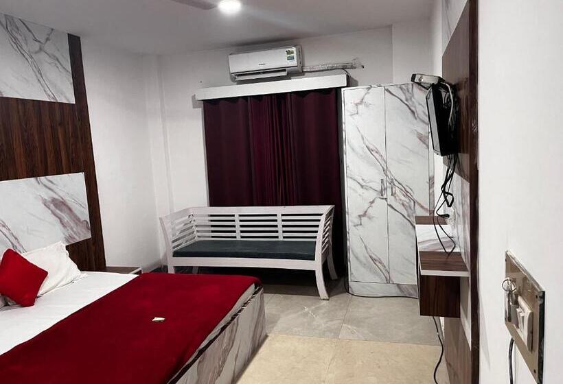 Номер Deluxe, Green