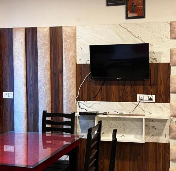 Семейный Номер, Green