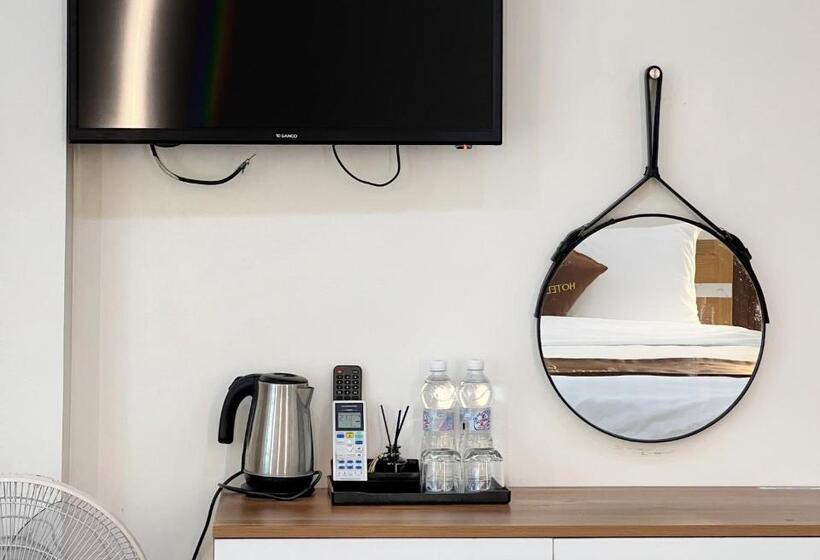 اتاق لوکس, Cat Ba Rose Nhung