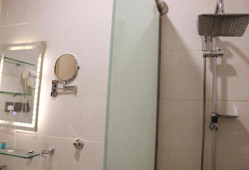 行政套房, Five Season