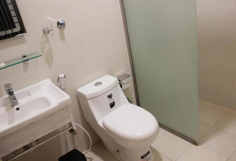 小型套房, Five Season