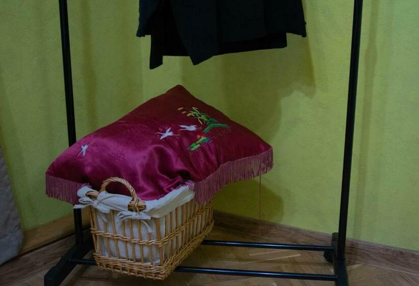 اتاق کلاسیک سه تخته, Sunflower